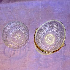 Beautiful glass dishes/ bundle of 2 items
